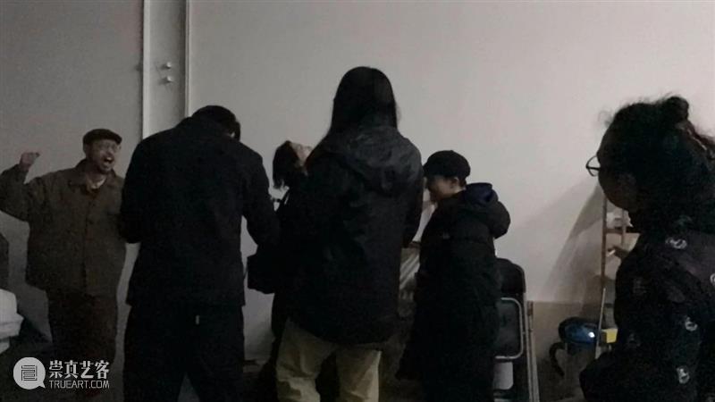 | 我们就是行为 | 1月31日最终现场 行为 现场 水泥 公园 空间 部分 艺术家 吕德生 何悠 河马 崇真艺客