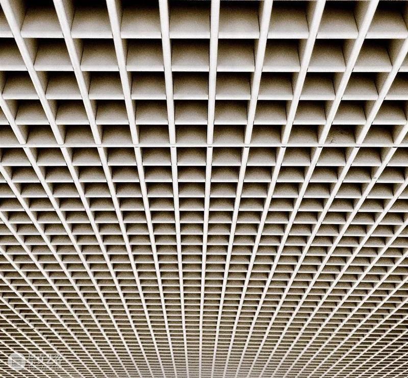 摄影丨纯粹而震撼的极简建筑摄影 极简 建筑 上方 中国舞台美术学会 右上 星标 本文 琅沐 创意 年代 崇真艺客