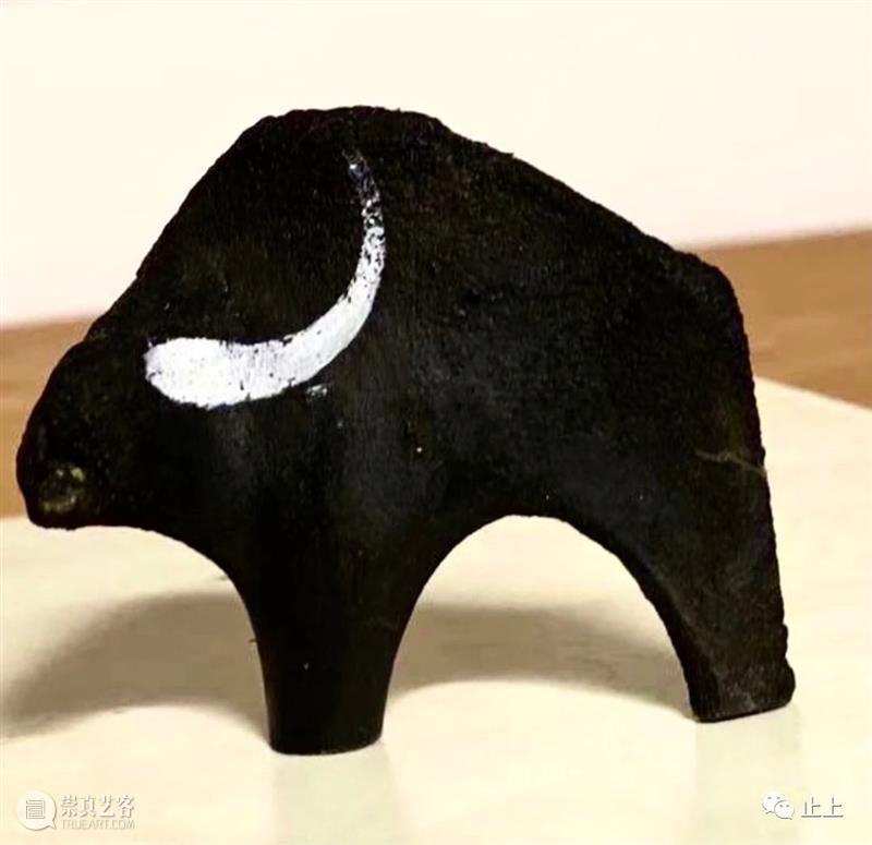 广军｜啃羊骨头，竟啃出一头“牛”来  广军 广军 骨头 本文 公众 颜色 牛角 后来 银箔 样子 地方 崇真艺客