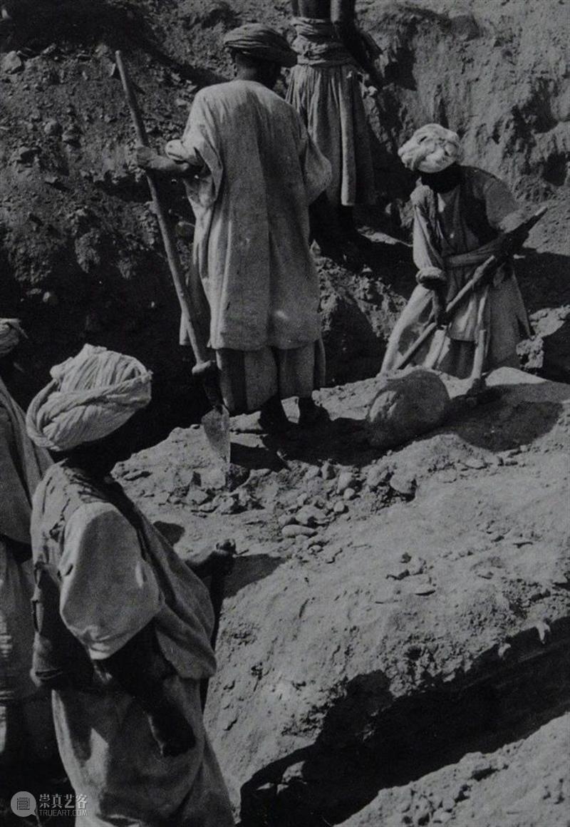 阿富汗的记忆：佛陀遗光  南山供秀 阿富汗 记忆 佛陀 灰泥 陶土 女神 曲线 雕像 时代 枪林弹雨 崇真艺客