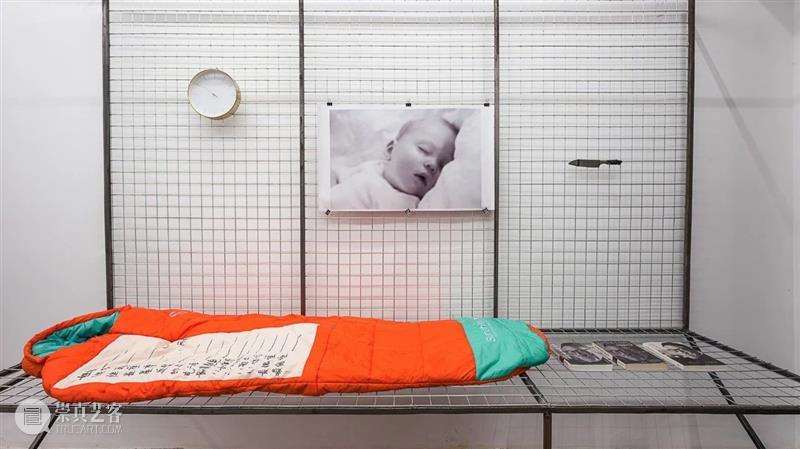 红与黑｜七木空间艺术家最新画册发布 空间 艺术家 画册 红与黑｜七木 高伟刚 郑路 封面 红与黑 颜色 部分 崇真艺客