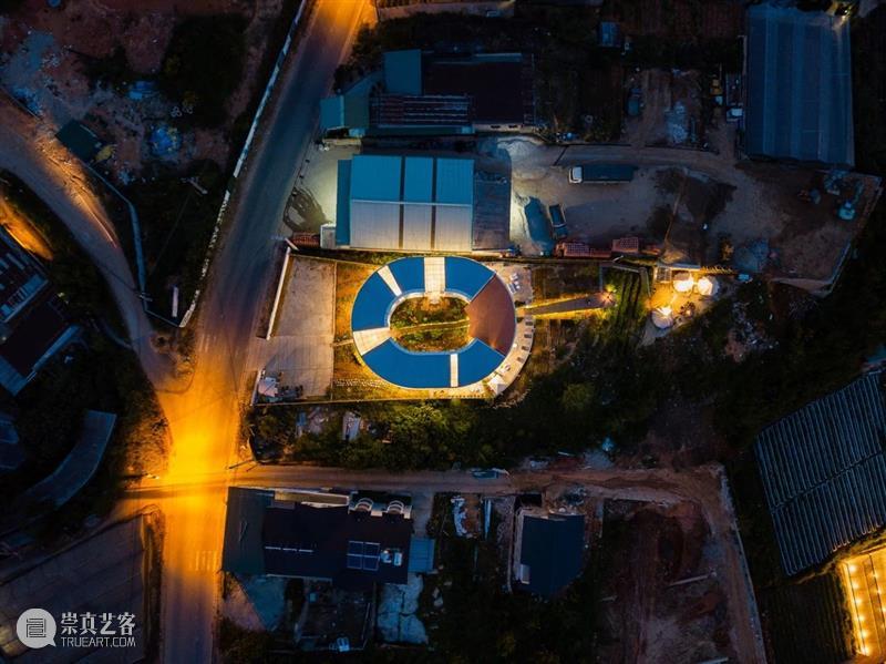 椭圆内院，越南LOOP精品酒店咖啡厅 / G+ Architects 越南 椭圆 内院 LOOP精品酒店咖啡厅 Tran 项目 占地面积 场地 长凳状 业主 崇真艺客