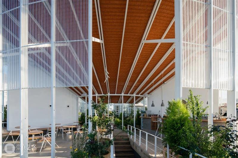 椭圆内院，越南LOOP精品酒店咖啡厅 / G+ Architects 越南 椭圆 内院 LOOP精品酒店咖啡厅 Tran 项目 占地面积 场地 长凳状 业主 崇真艺客