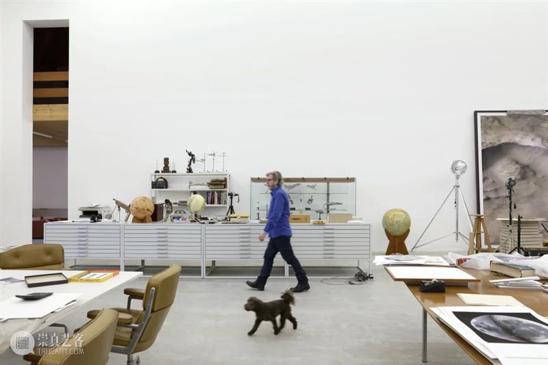 今日生日｜托马斯·鲁夫（Thomas Ruff） 鲁夫 托马斯 Ruff 生日 卓纳 画廊 图片 历史 建筑 赫尔佐格 崇真艺客