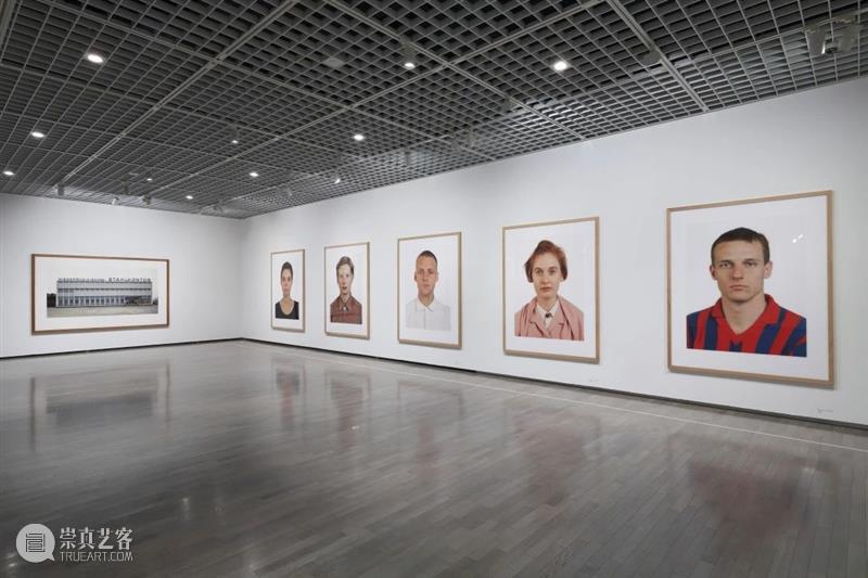 今日生日｜托马斯·鲁夫（Thomas Ruff） 鲁夫 托马斯 Ruff 生日 卓纳 画廊 图片 历史 建筑 赫尔佐格 崇真艺客