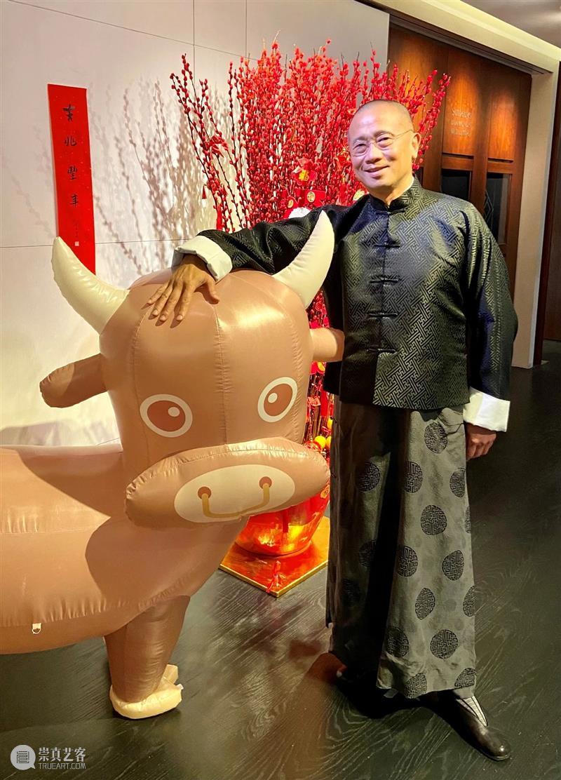 蘇富比行政总裁程寿康送上最「牛」的新年祝福！ 新年 行政 总裁 程寿康 蘇富比 新春佳节 全体 同仁 牛年 节日 崇真艺客