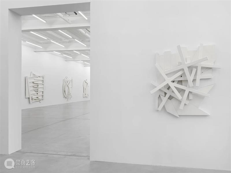 artnet报道 | 怀亚特·卡恩：是画还是雕塑？是纯白还是裸露？ 博文精选 伊娃培森胡柏画廊 怀亚特 卡恩 纯白 雕塑 art net 本文 artnet新闻授权转载文｜ Zhao怀亚特 Kahn 崇真艺客