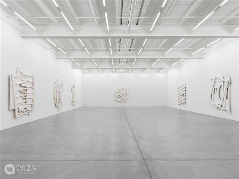 artnet报道 | 怀亚特·卡恩：是画还是雕塑？是纯白还是裸露？ 博文精选 伊娃培森胡柏画廊 怀亚特 卡恩 纯白 雕塑 art net 本文 artnet新闻授权转载文｜ Zhao怀亚特 Kahn 崇真艺客