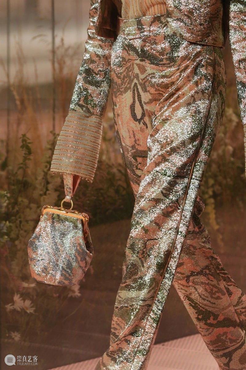 【IFA-时尚资讯】配饰细节|一键解锁“衣着灵魂”高级感配饰 配饰 IFA 资讯 细节 衣着 灵魂 高级感 Veneta 行业 关键词 崇真艺客