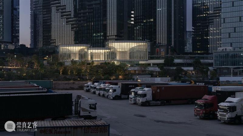 摩天楼群之间‘二层体块’，深圳云亭展览馆 / 源计划建筑师事务所 深圳 云亭 之间 体块 计划 建筑师事务所 展览馆 摩天楼群 张超 中国 崇真艺客
