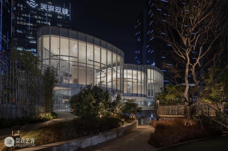 摩天楼群之间‘二层体块’，深圳云亭展览馆 / 源计划建筑师事务所 深圳 云亭 之间 体块 计划 建筑师事务所 展览馆 摩天楼群 张超 中国 崇真艺客