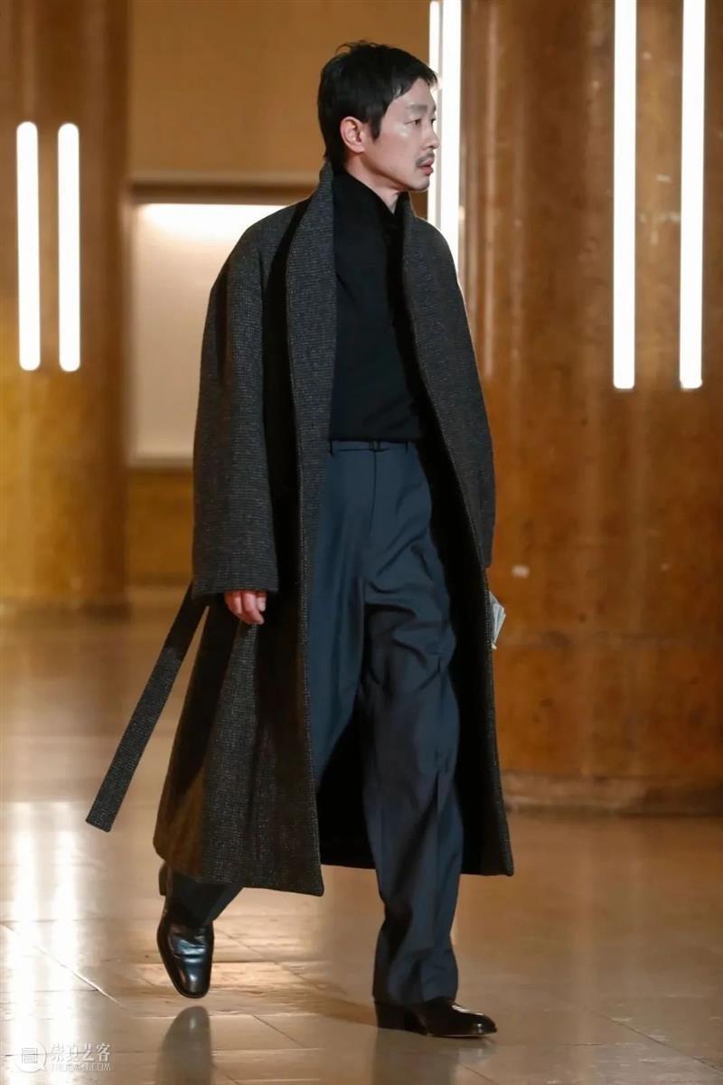 【IFA-时尚资讯】Lemaire｜做日常穿的衣服 Lemaire 衣服 IFA 资讯 克里斯托弗·勒梅尔 法国 贝桑松 时装界 职业生涯 伊夫圣罗兰 崇真艺客