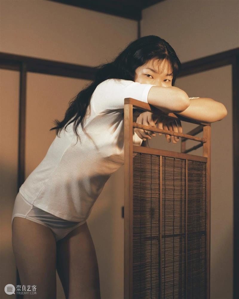 我希望重新灌输一种纯真的理念来观察我们的身体 身体 理念 RIE 女性 中心 性别 Lena 作品 主题 于伦敦 崇真艺客