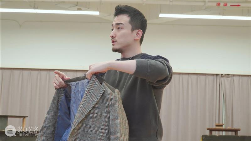 《原告证人》| 红红火火开工！距离首演倒计时6天！ 原告证人 倒计时 原告 证人 辛丑牛年 上海话剧艺术中心 艺术 剧院 剧组 进行时 崇真艺客