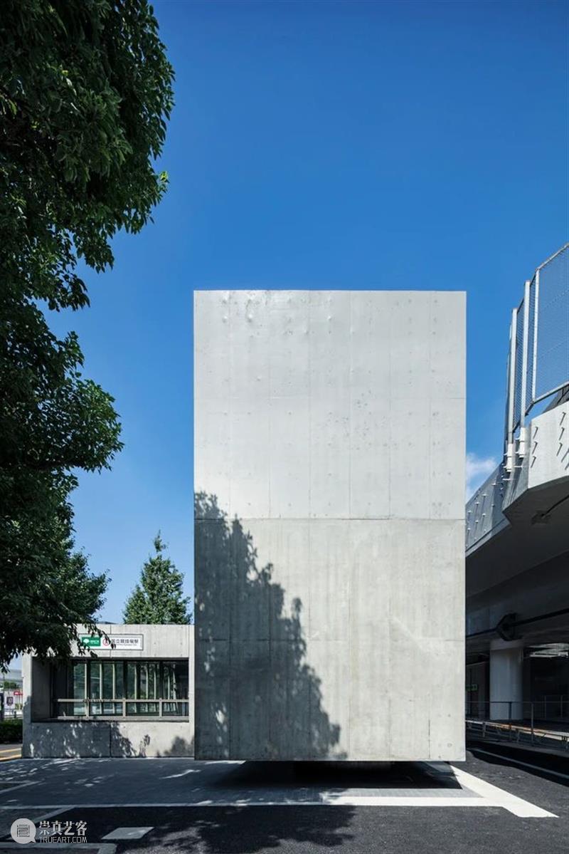 千駄谷‘垂直’混凝土公共卫生间 / Suppose Design Office 混凝土 公共卫生 千駄谷 Hasegawa 建筑 城市 高速公路 国家体育场地铁站 之间 文化 崇真艺客