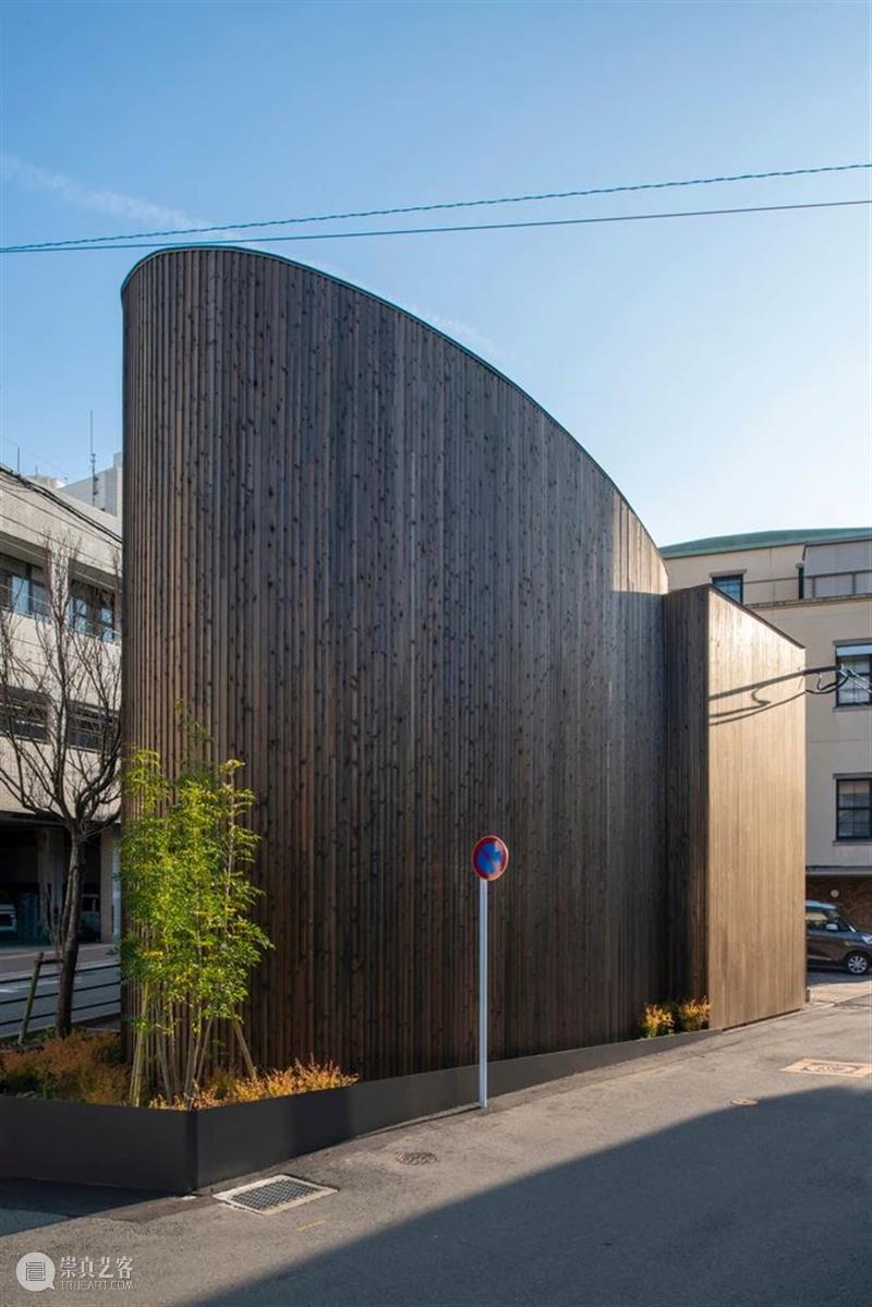 Maruhon 木制造商办公室及展厅 / KATORI archi+design associates 办公室 展厅 制造商 Maruho Mizusaki 福冈市 住宅区 Maruhon 日本 西部 崇真艺客