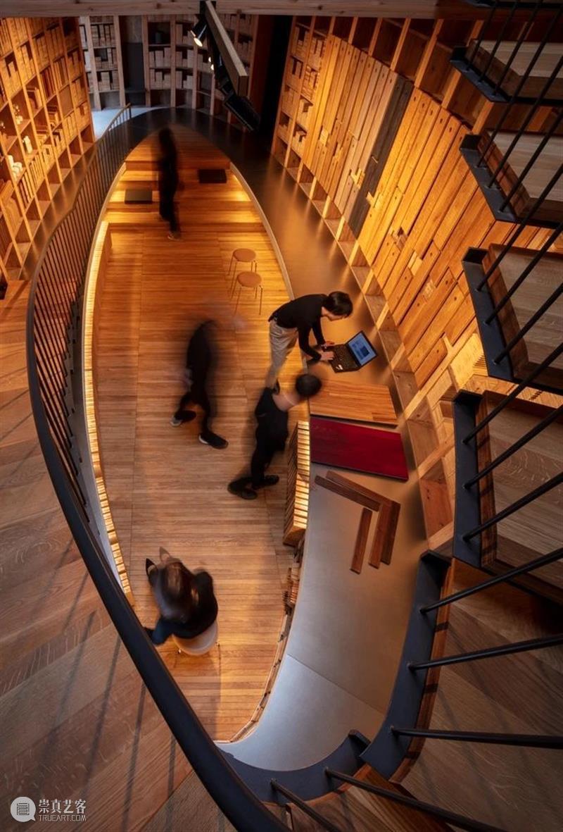 Maruhon 木制造商办公室及展厅 / KATORI archi+design associates 办公室 展厅 制造商 Maruho Mizusaki 福冈市 住宅区 Maruhon 日本 西部 崇真艺客
