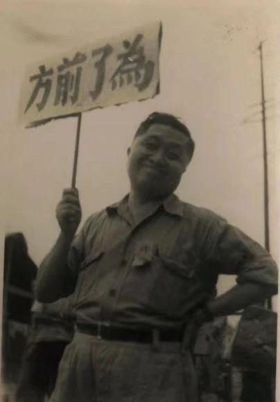 大家谈光宇丨现代主义的第三条路 视频资讯 嘉德艺术中心 光宇丨现代主义 第三条路 中国 艺术 第一人 漫画 先驱 都市 文明 体系 崇真艺客
