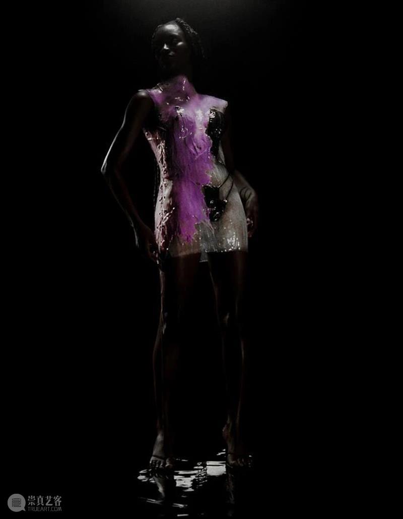 以恐慌性抢购“为主题的服饰创作——融化感的惊悚大片 中国舞台美术学会 恐慌性 服饰 融化感 大片 上方 中国舞台美术学会 右上 星标 本文 左衽艺术联盟 崇真艺客