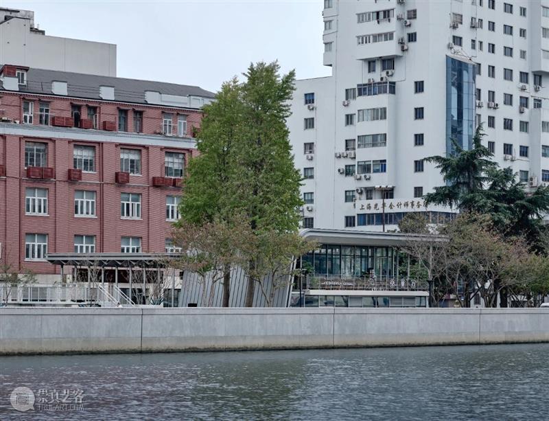 上海苏州河中石化加油站改造，钢折与砼折 / 同济原作设计工作室 视频资讯 ADCNews 原作 工作室 上海 同济 苏州河中石化加油站 章鱼 中石化一号加油站 苏州 河边 滨河 崇真艺客