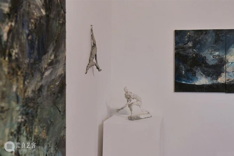 展览现场 | 「废墟的雨」Rainy Ruins ——曲岩个展 废墟 现场 曲岩 个展 Ruins Ruins曲 岩QU Yan 时间 熏依社画廊 崇真艺客
