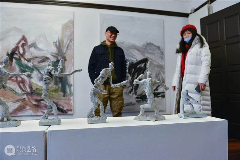 展览现场 | 「废墟的雨」Rainy Ruins ——曲岩个展 废墟 现场 曲岩 个展 Ruins Ruins曲 岩QU Yan 时间 熏依社画廊 崇真艺客