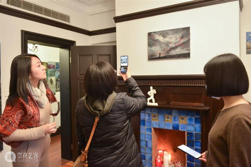 展览现场 | 「废墟的雨」Rainy Ruins ——曲岩个展 废墟 现场 曲岩 个展 Ruins Ruins曲 岩QU Yan 时间 熏依社画廊 崇真艺客