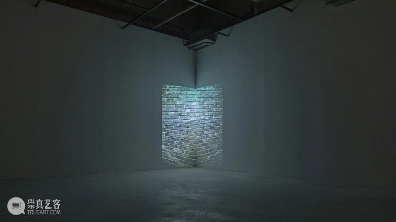 【OCAT上海馆 | 作品介绍】王功新《两平方米有效空间》、《破的凳》,1995-2020 作品 两平方米有效空间 破的凳 王功新 OCAT 上海馆 当前 媒介 东亚 录像 崇真艺客