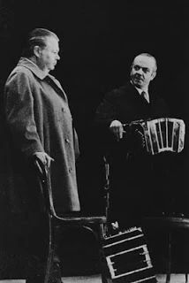 什么是孤独者的三分钟爱情？ 视频资讯 上海大剧院 孤独者 爱情 作家 麦家 作品 暗算 男人和女人 上身 脚下 欲望 崇真艺客