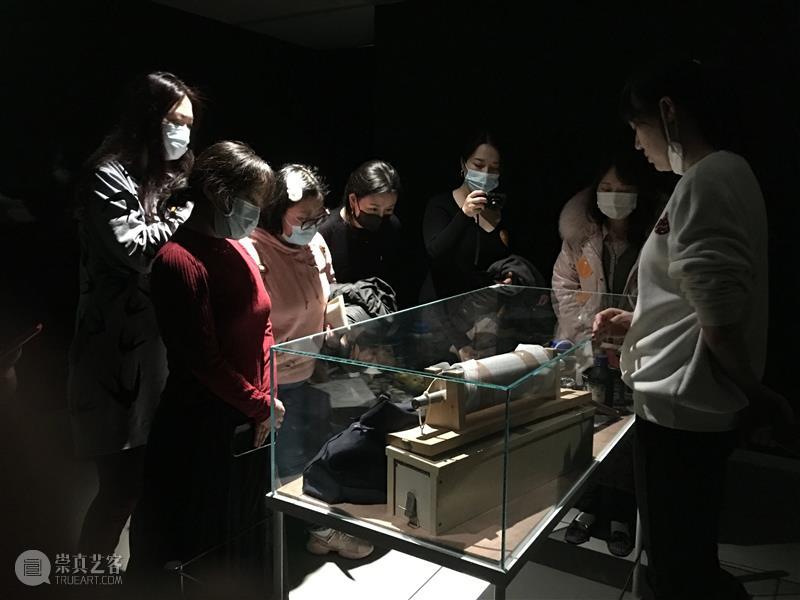 震旦博物馆【民•潮】特展活动报名 | 【绘画课】月份牌擦笔水彩画法课程  浦江畔文化宝盒 课程 水彩 画法 月份 活动 震旦博物馆 杭穉英 原作 月份牌分解图 孙尧 崇真艺客