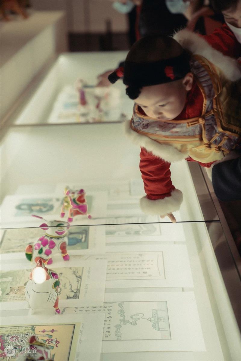 活动回顾|中国年文化与设计展里的汉服秀  浙江美术馆 中国 活动 文化 汉服秀 金牛纳福上元安康寒风 细雨 气温 浙江美术馆 汉服 妹妹 崇真艺客