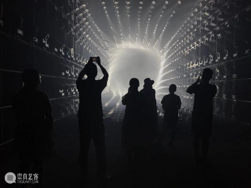 体验消费时代，如何借助科技艺术吸引“Z世代”年轻人？ 世代 艺术 年轻人 科技 消费时代 美国 欧洲 流行用语 第一财经商业数据中心 CBN 崇真艺客