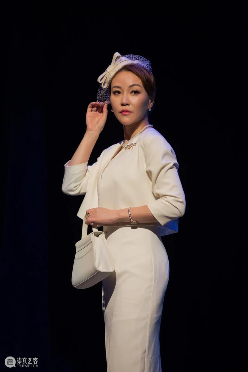 在纷繁中活出真我，于浪潮中激荡人生 浪潮 人生 阳春 国际劳动妇女节 节日 女同胞 女性 样子 社会 定义 崇真艺客