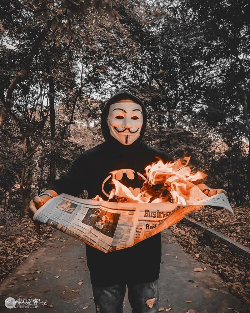 按下快门的那一瞬间，时间就会停留 ！ 快门 一瞬间 时间 END 崇真艺客