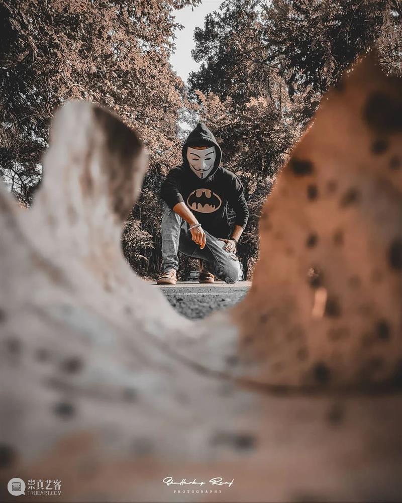 按下快门的那一瞬间，时间就会停留 ！ 快门 一瞬间 时间 END 崇真艺客