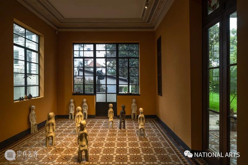 国家美术·展讯丨非裔美国艺术家从访客秒变主人，玩陶艺秀多宝阁 艺术家 访客 主人 国家 美术 展讯 丨非裔 美国 陶艺秀多宝阁 名称 崇真艺客