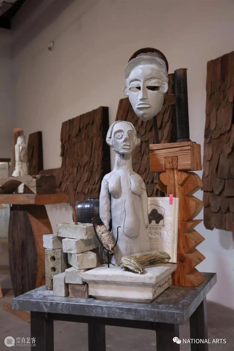 国家美术·展讯丨非裔美国艺术家从访客秒变主人,玩陶艺秀多宝阁 艺术家 访客 主人 国家 美术 展讯 丨非裔 美国 陶艺秀多宝阁 名称 崇真艺客