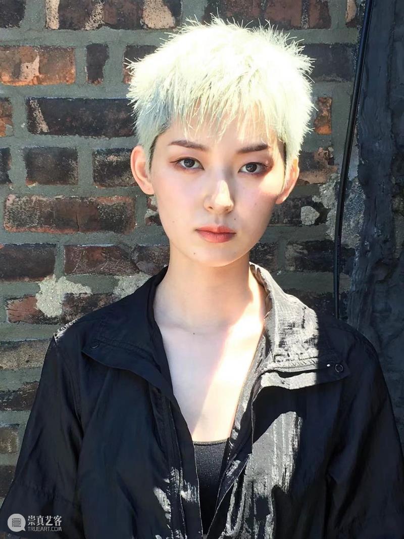 唐人香港|90后女性艺术家“低烧的绘画 ”3月18号开幕 低烧 绘画 艺术家 香港 90后 女性 唐人 LOW FEVER 策展人 崇真艺客