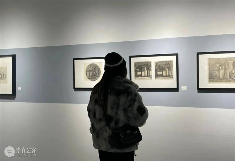 展览现场 | 乔治·莫兰迪版画展「几乎一切」 乔治·莫兰迪 画展 现场 时间 观众 三尚 艺术馆 艺术家 延安路 台阶 崇真艺客