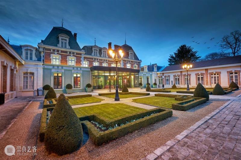 一本带您游历欧洲十二座葡萄酒名庄的珍贵护照 | PFV 顶级葡萄酒家族联盟限量版收藏礼盒上拍 欧洲十二座 葡萄酒名庄 护照 PFV 葡萄酒家族联盟 限量版 礼盒 酒界 翘楚 瑰酿蘇富比 崇真艺客