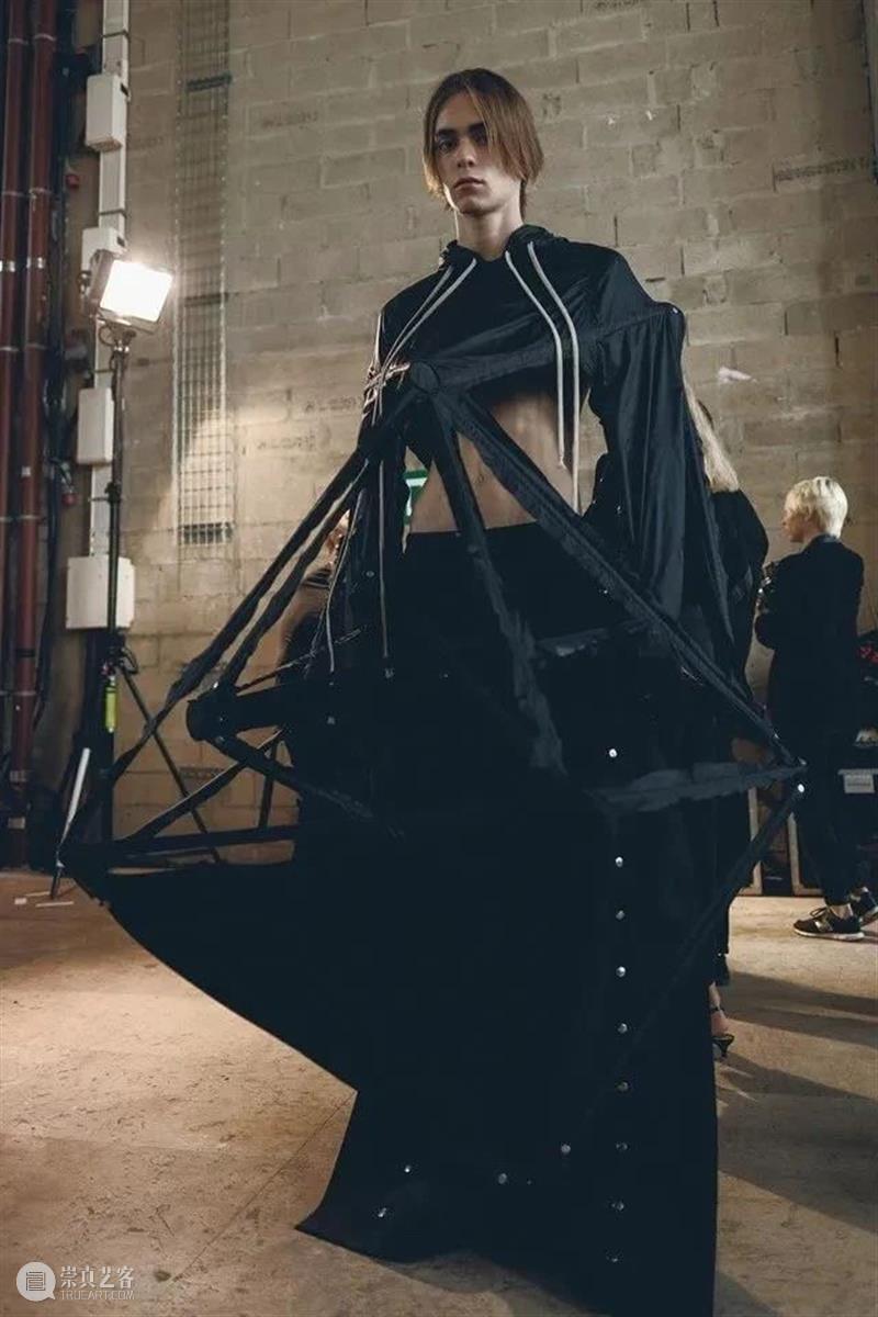 【IFA-流行趋势】Rick Owens | 2021 A/W 对保守主义的戏谑嘲弄 Owens IFA 趋势 保守主义 我的故事 故事 孩子们 长大后 瘾君子 酒鬼 崇真艺客