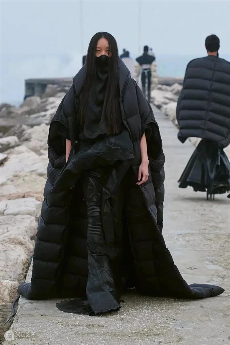 【IFA-流行趋势】Rick Owens | 2021 A/W 对保守主义的戏谑嘲弄 Owens IFA 趋势 保守主义 我的故事 故事 孩子们 长大后 瘾君子 酒鬼 崇真艺客