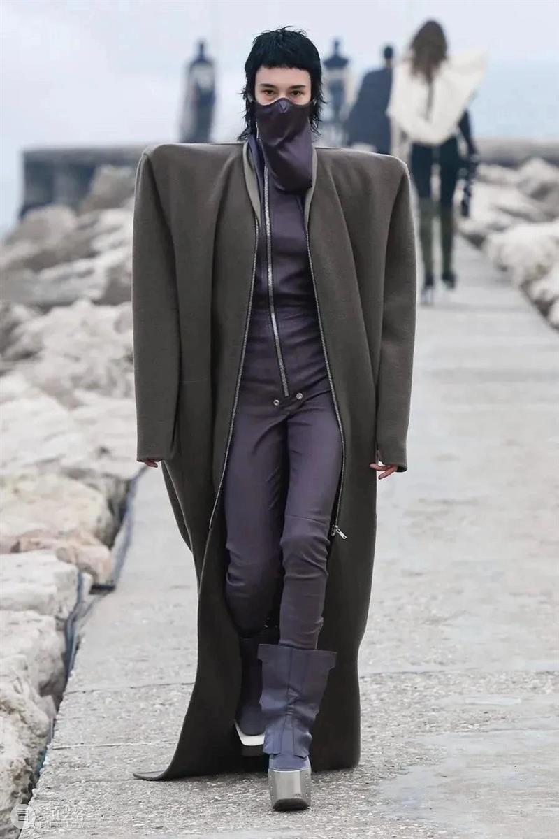 【IFA-流行趋势】Rick Owens | 2021 A/W 对保守主义的戏谑嘲弄 Owens IFA 趋势 保守主义 我的故事 故事 孩子们 长大后 瘾君子 酒鬼 崇真艺客