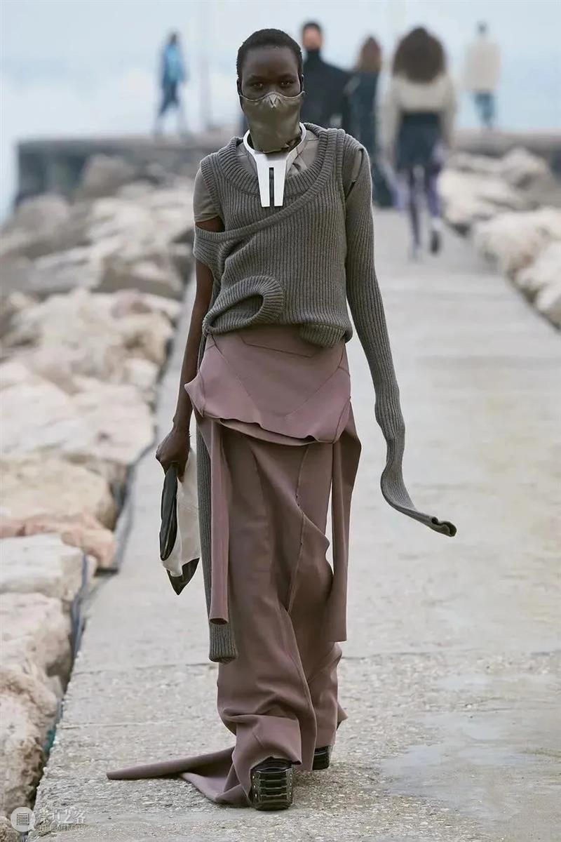 【IFA-流行趋势】Rick Owens | 2021 A/W 对保守主义的戏谑嘲弄 Owens IFA 趋势 保守主义 我的故事 故事 孩子们 长大后 瘾君子 酒鬼 崇真艺客