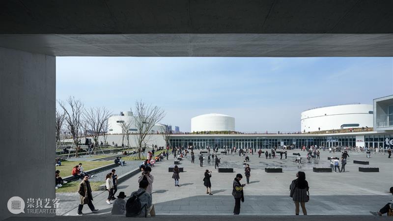 高古轩艺术家在上海油罐艺术中心:西斯特·盖茨和托马斯·豪斯雅戈 高古轩 艺术家 上海油罐艺术中心 西斯特·盖茨 托马斯 豪斯 雅戈 个展 霓虹 盖茨 崇真艺客