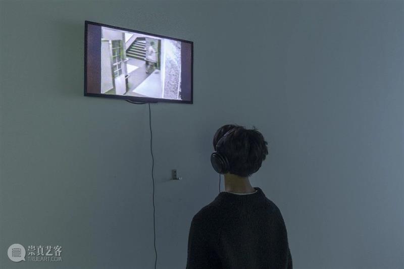 【OCAT上海馆 | 作品介绍】鲍蔼伦，《循环影院（Viewing Room）》，2000；《行动剧场》，1995-1996  OCAT上海馆 作品 循环影院 行动剧场 鲍蔼伦 OCAT 上海馆 当前 媒介 东亚 录像 崇真艺客