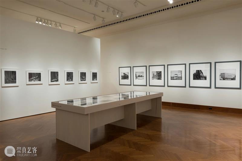 卓纳香港新展 | 詹姆斯·威灵《变形记》（James Welling: Metamorphosis） 卓纳 詹姆斯 威灵 Welling 变形记 香港 Metamorphosis 画廊 罗马玻璃器皿 油性 崇真艺客