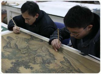 破碎成渣的文物，是怎样一点一点修复起来的？ 文物 历史 年代 老物件 地下 江湖 世代 方式 问题 长河 崇真艺客