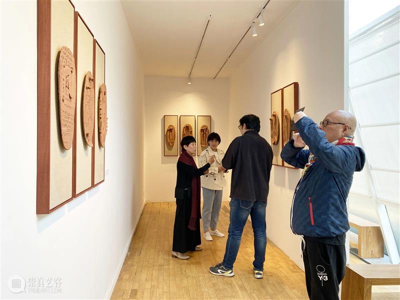 开幕 | 舌尖下的中国——2021李秀勤作品展 舌尖 中国 李秀勤 作品展 现场 图片 艺术 总监 Director 何勇淼 崇真艺客