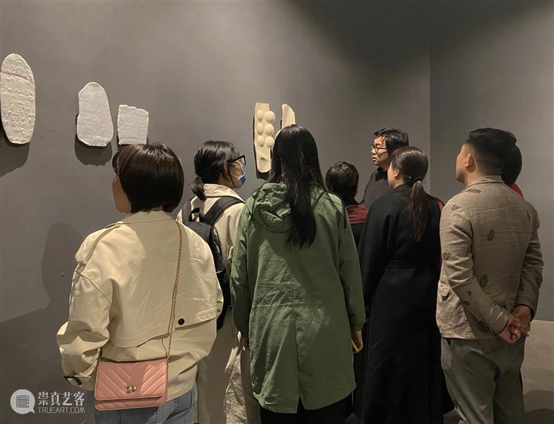 开幕 | 舌尖下的中国——2021李秀勤作品展 舌尖 中国 李秀勤 作品展 现场 图片 艺术 总监 Director 何勇淼 崇真艺客